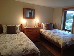 Smaller twin bedroom